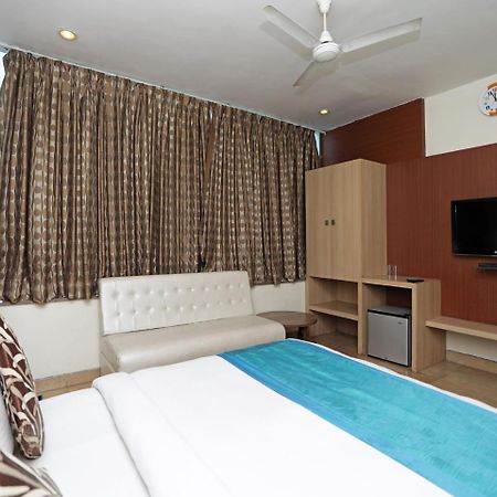 Oyo 1524 Hotel Vaani Continental Kanpur Extérieur photo