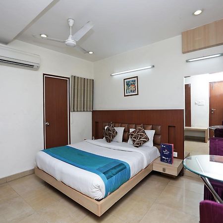 Oyo 1524 Hotel Vaani Continental Kanpur Extérieur photo