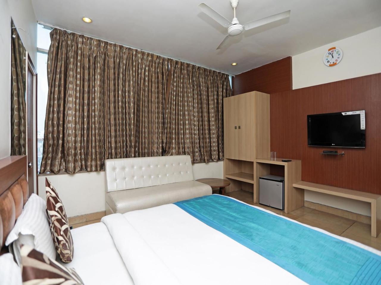 Oyo 1524 Hotel Vaani Continental Kanpur Extérieur photo