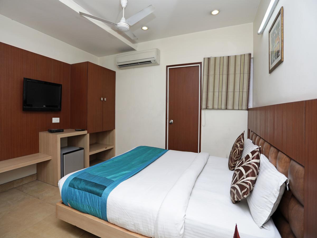Oyo 1524 Hotel Vaani Continental Kanpur Extérieur photo