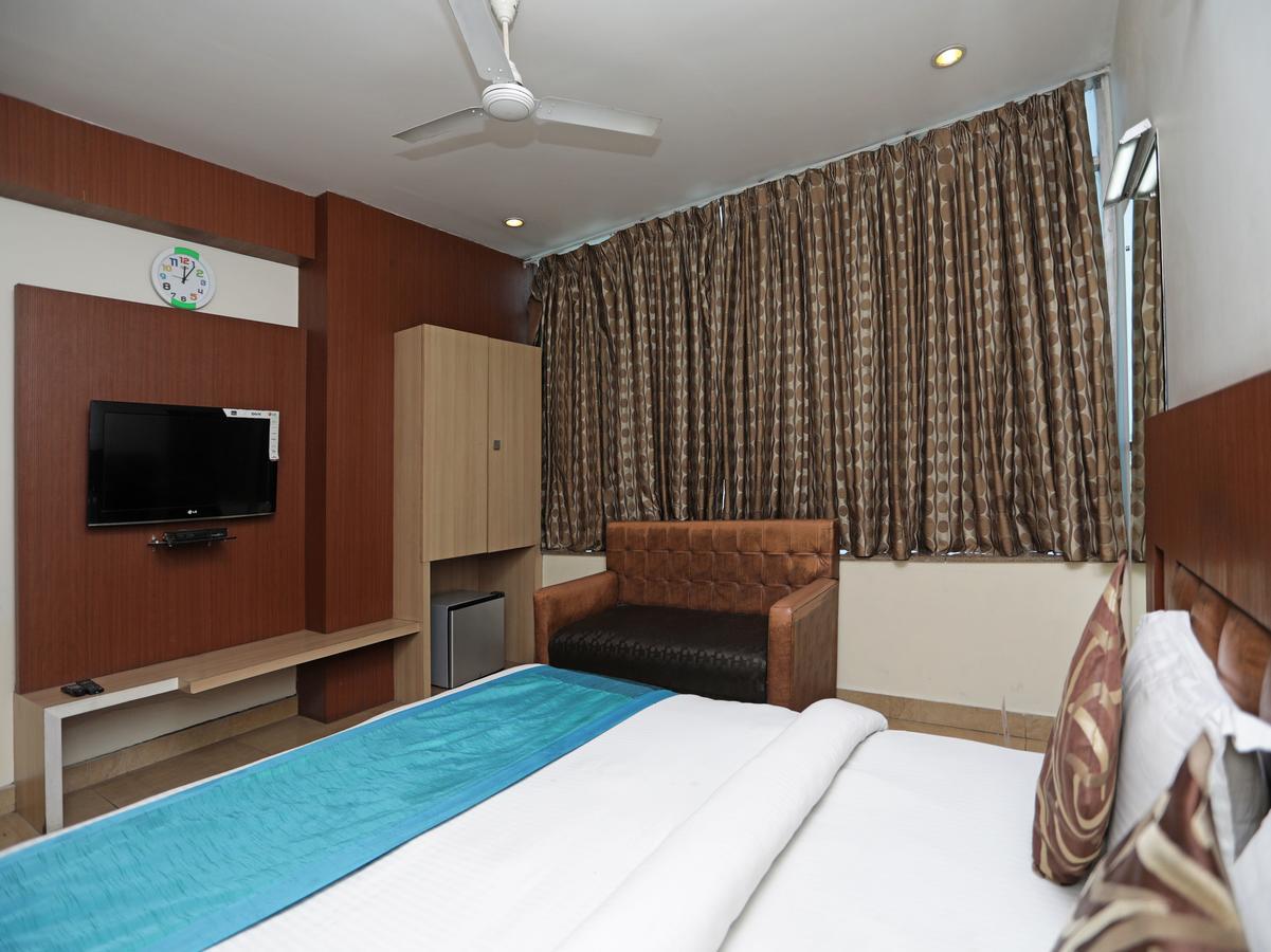 Oyo 1524 Hotel Vaani Continental Kanpur Extérieur photo