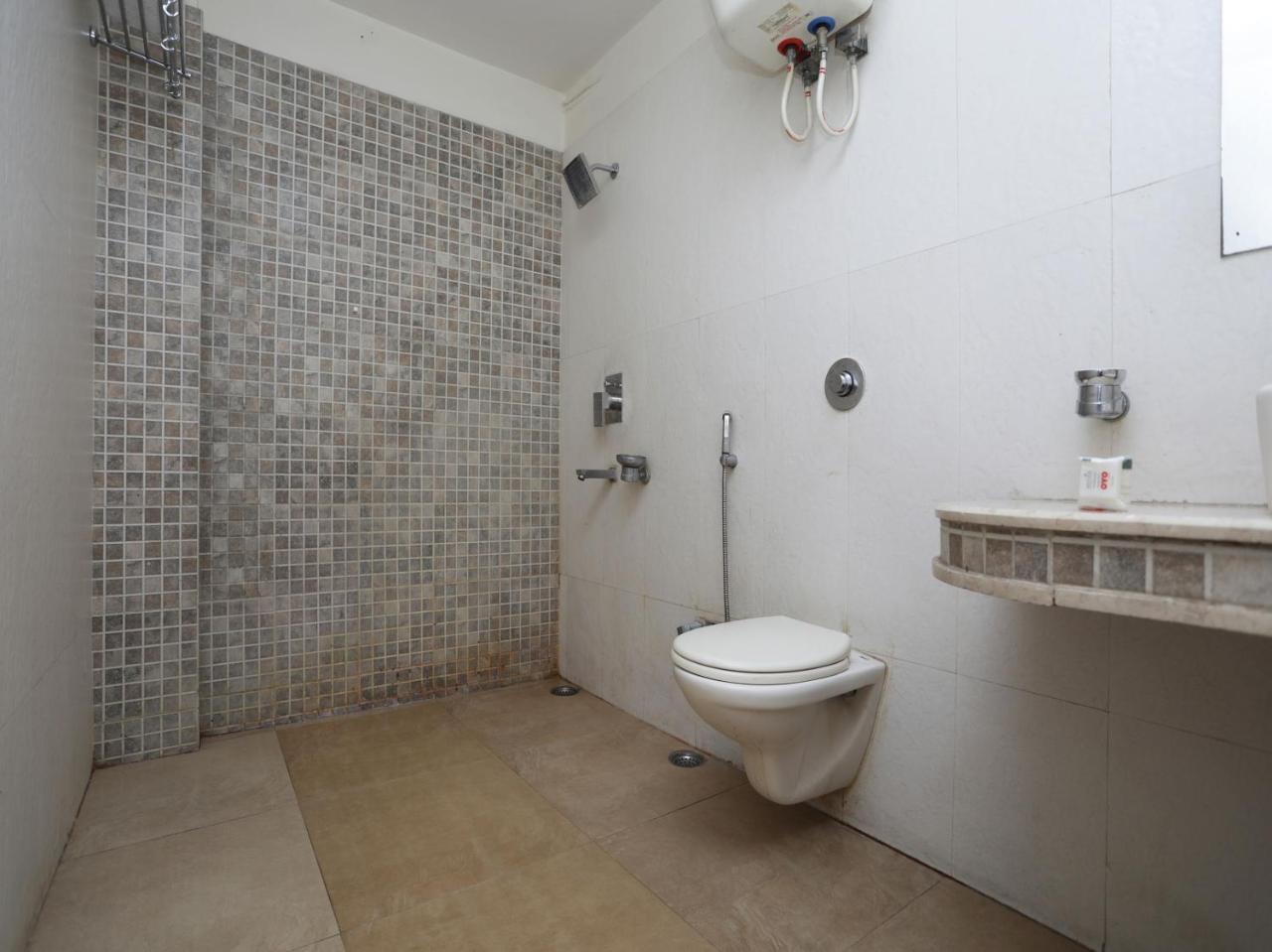 Oyo 1524 Hotel Vaani Continental Kanpur Extérieur photo