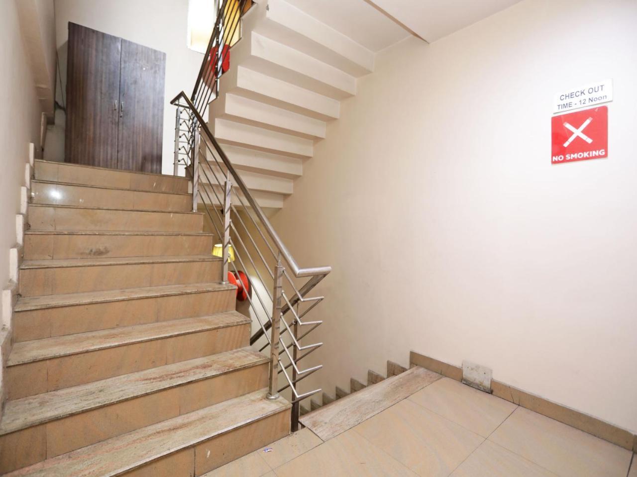 Oyo 1524 Hotel Vaani Continental Kanpur Extérieur photo