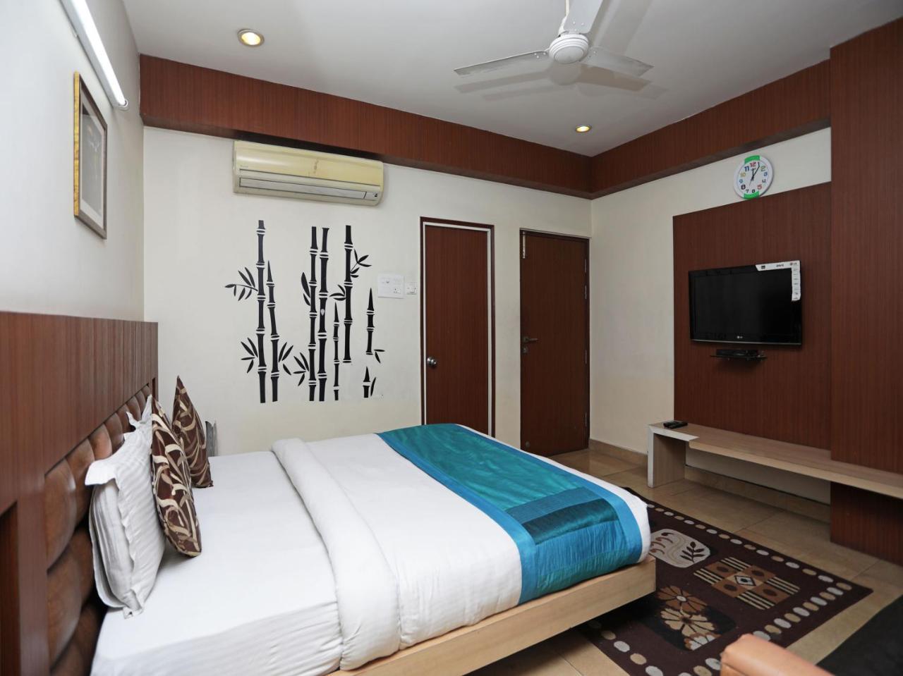 Oyo 1524 Hotel Vaani Continental Kanpur Extérieur photo