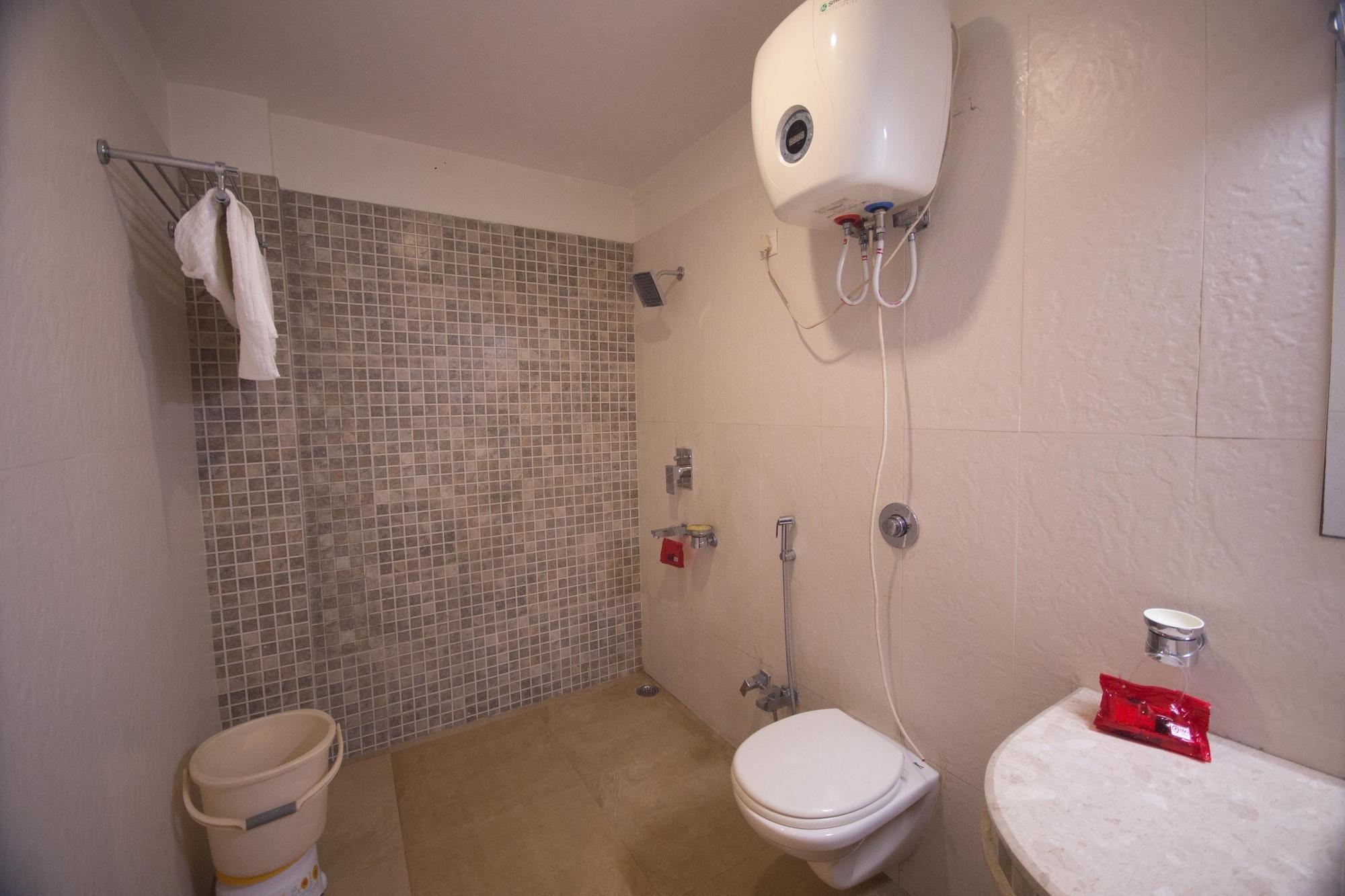 Oyo 1524 Hotel Vaani Continental Kanpur Extérieur photo